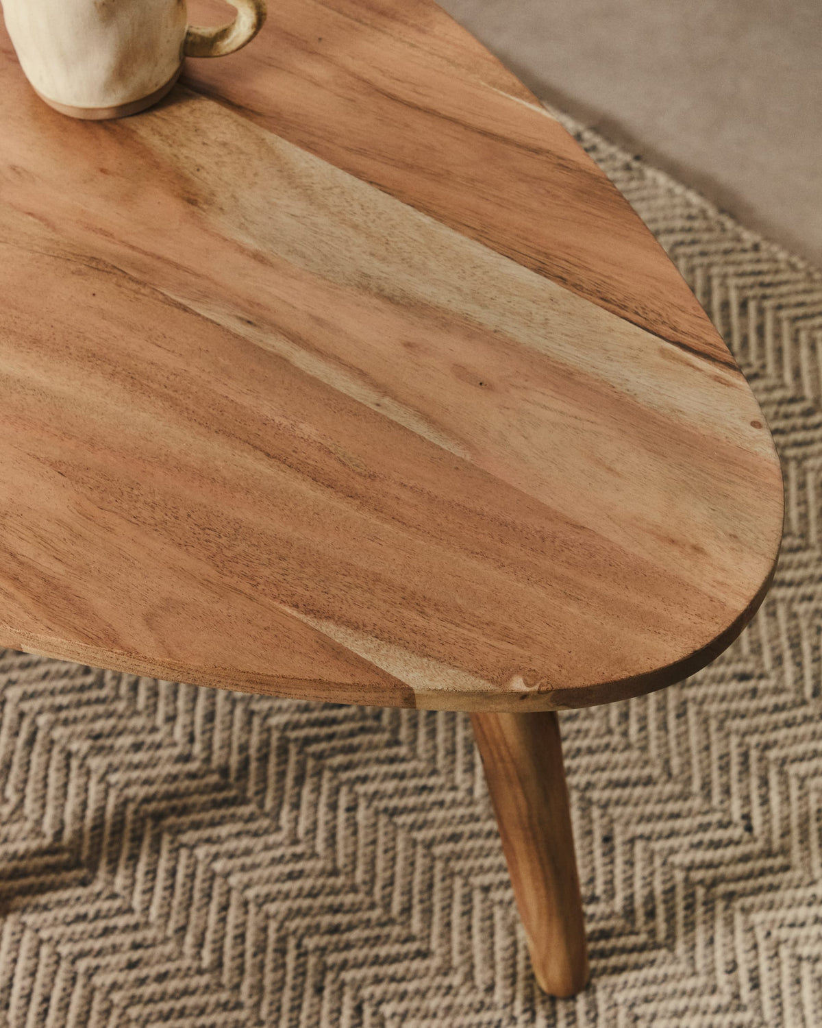 Tavine Table Basse en Bois d’Acacia et Acier Ø 49 cm