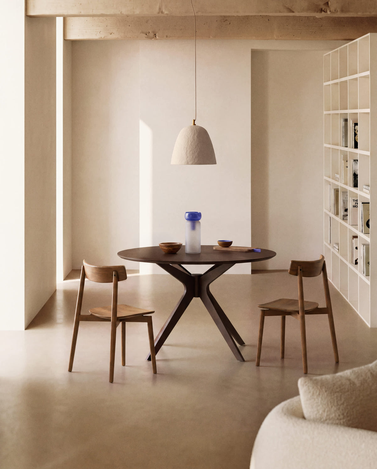 Naanim Table Ronde en Placage de Noyer Ø 120 cm