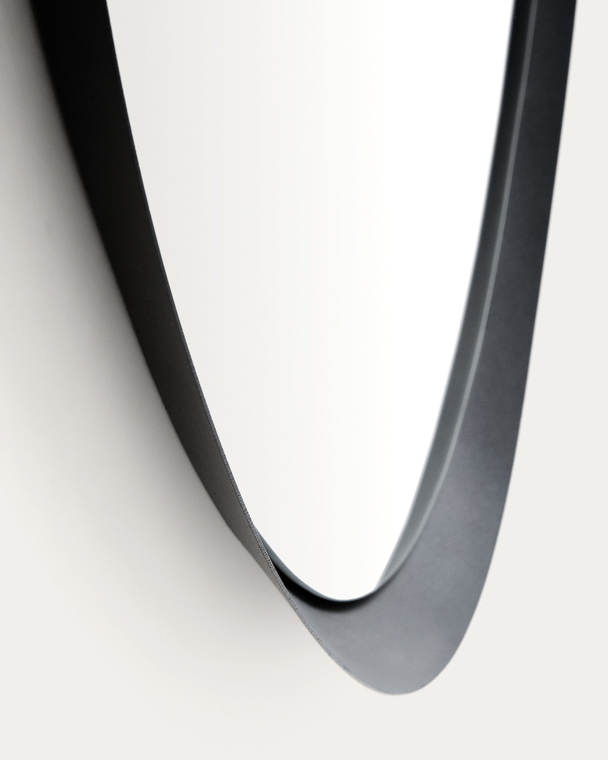 Tebel Miroir Asymétrique en Métal Noir