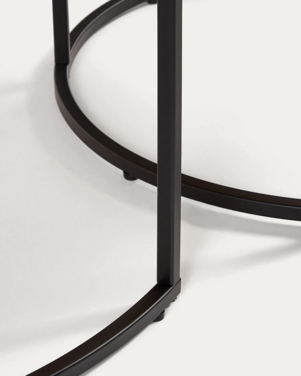 Yoana Ensemble 2 Tables d'Appoint Gigognes en Bois et Métal Ø 80 cm / Ø 50 cm
